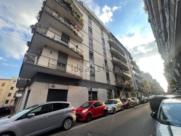 locale commerciale in vendita a Catania