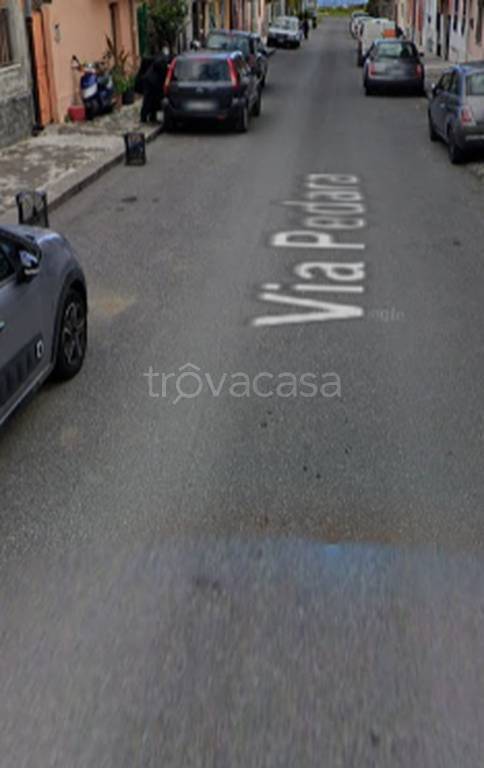 negozio in vendita a Catania in zona Canalicchio