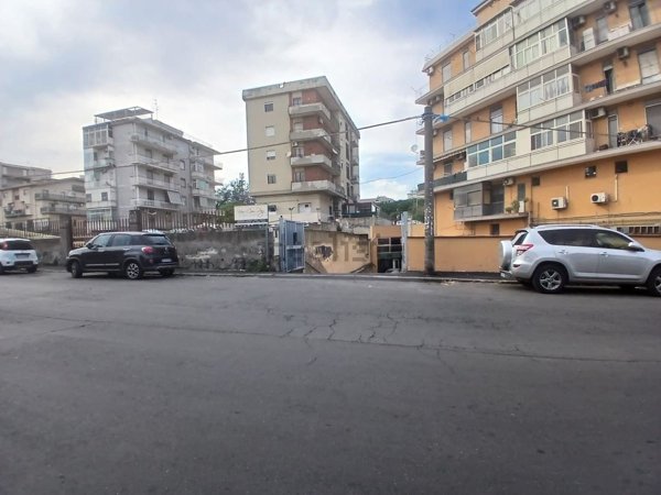 locale commerciale in vendita a Catania in zona Nesima