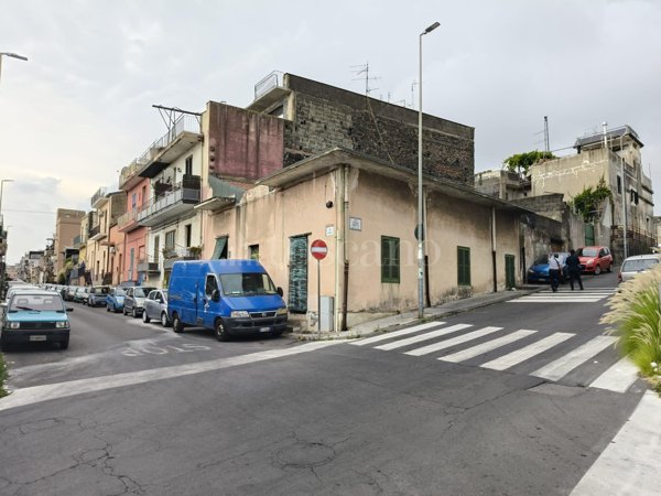 casa indipendente in vendita a Catania in zona Picanello