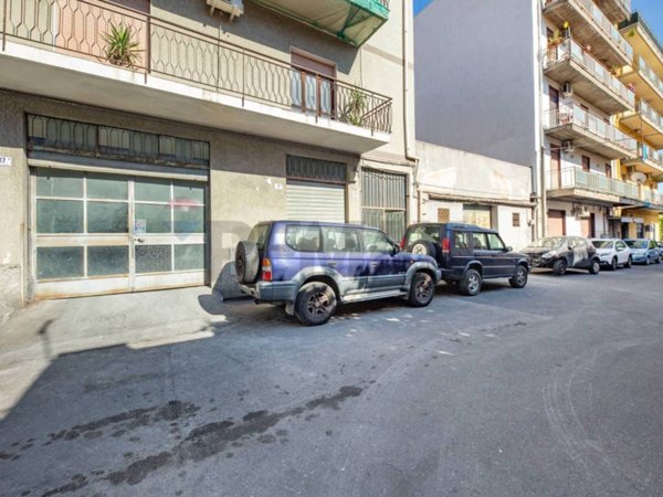 locale commerciale in vendita a Catania