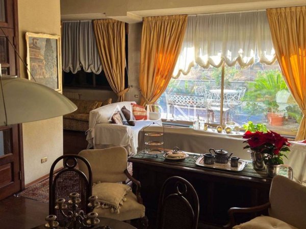 intera palazzina in vendita a Catania in zona Centro Storico