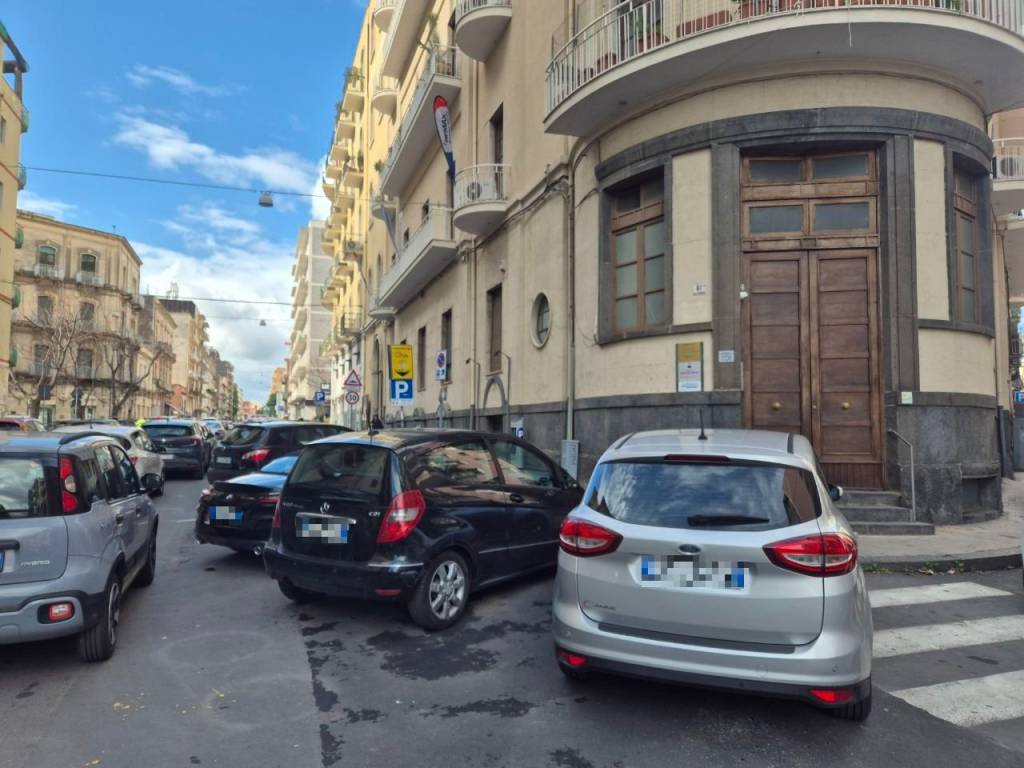 locale commerciale in vendita a Catania in zona Picanello