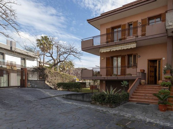 casa indipendente in vendita a Catania in zona Canalicchio