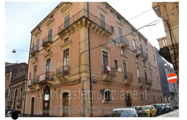 pentavano in vendita a Catania