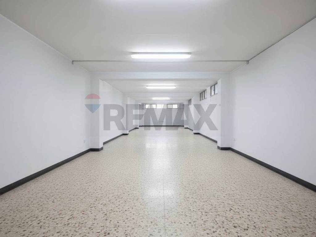 negozio in vendita a Catania in zona Ognina