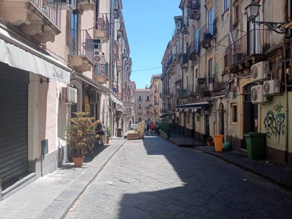 negozio in vendita a Catania in zona Centro Storico