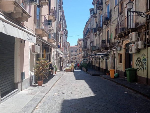 negozio in vendita a Catania in zona Centro Storico