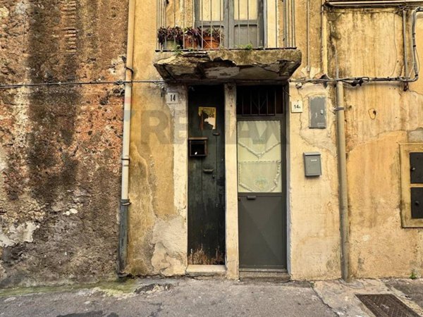 casa indipendente in vendita a Catania in zona Centro Storico