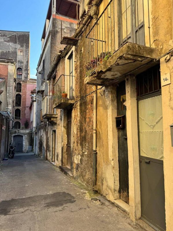 casa indipendente in vendita a Catania in zona Centro Storico