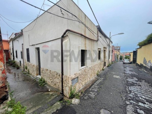 casa indipendente in vendita a Catania in zona Centro Storico
