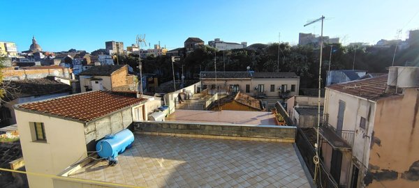 intera palazzina in vendita a Catania in zona Centro Storico