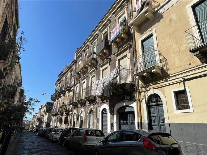 appartamento in vendita a Catania in zona Centro Storico