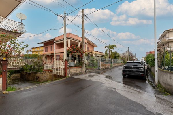 casa indipendente in vendita a Catania in zona Trappeto