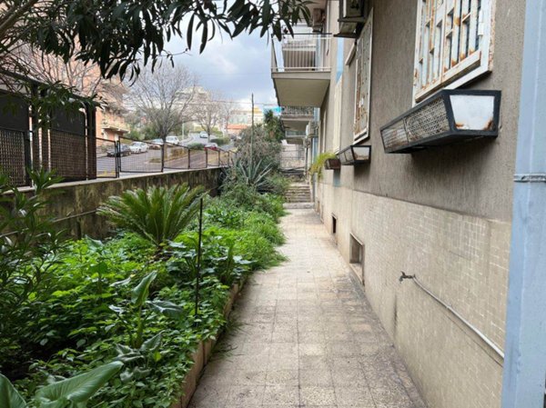 locale di sgombero in vendita a Catania in zona Centro Storico