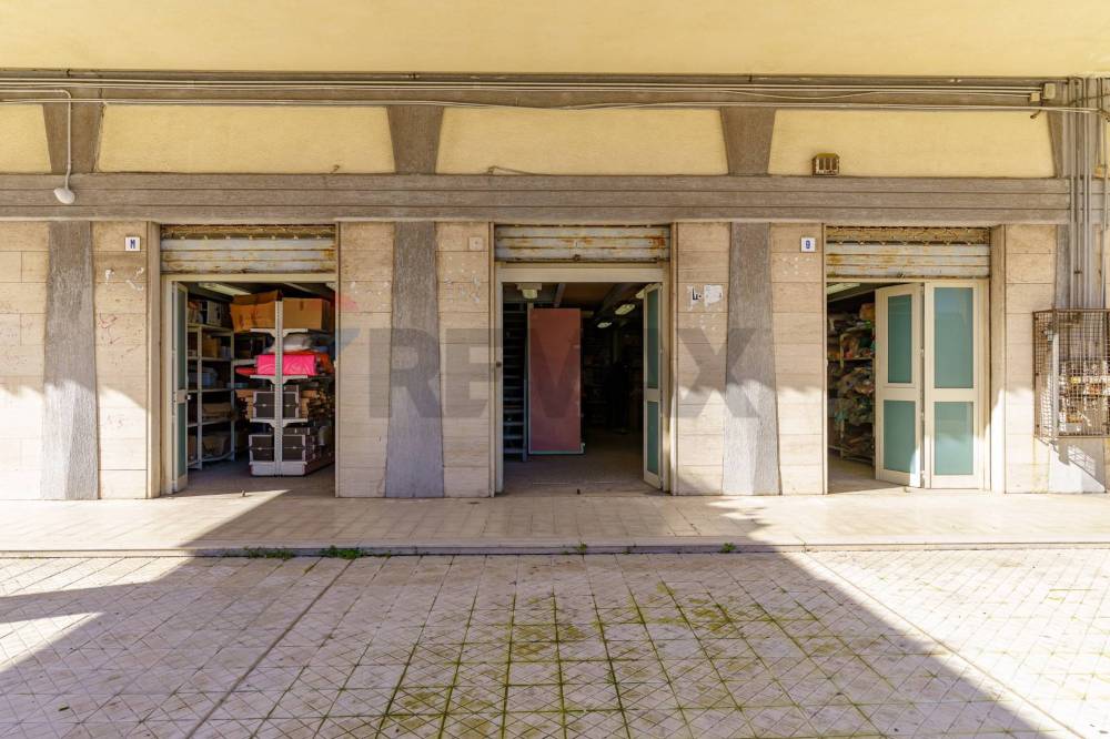 locale commerciale in vendita a Catania