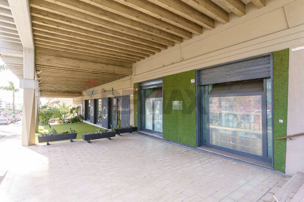 locale commerciale in vendita a Catania