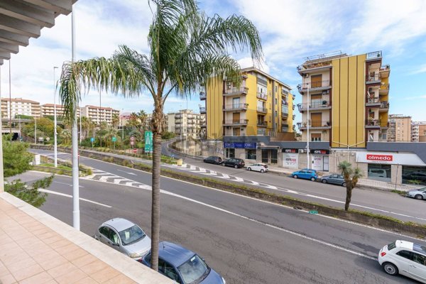 locale commerciale in vendita a Catania