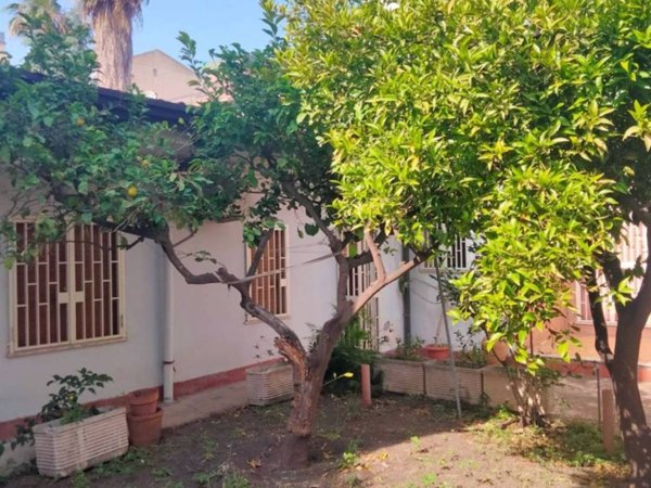 casa indipendente in vendita a Catania