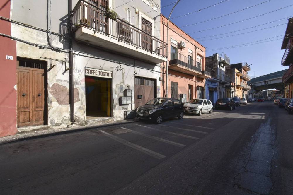 negozio in vendita a Catania in zona San Giorgio