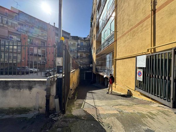 locale commerciale in vendita a Catania