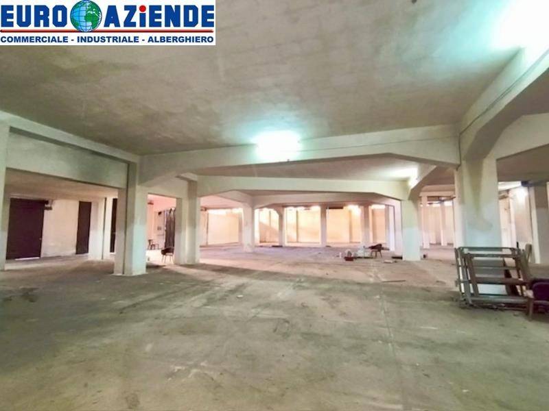 locale commerciale in vendita a Catania