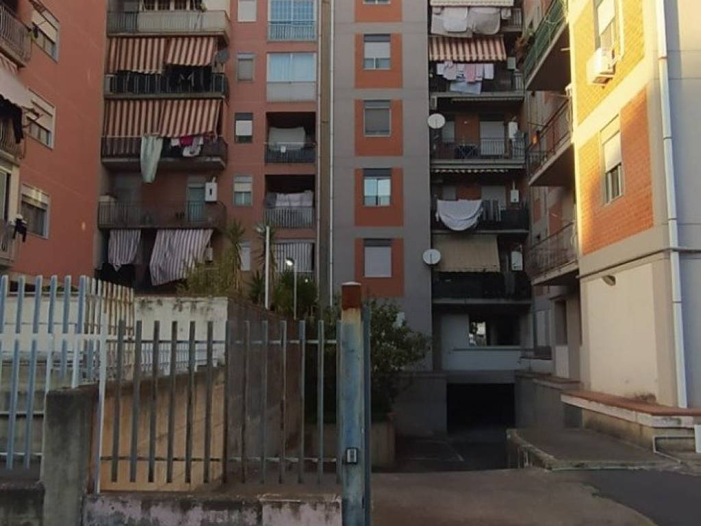 appartamento in vendita a Catania in zona Villaggio Sant'Agata