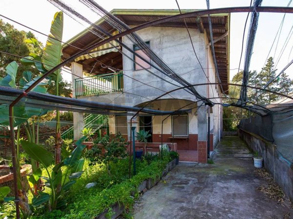 casa indipendente in vendita a Catania in zona Fontanarossa