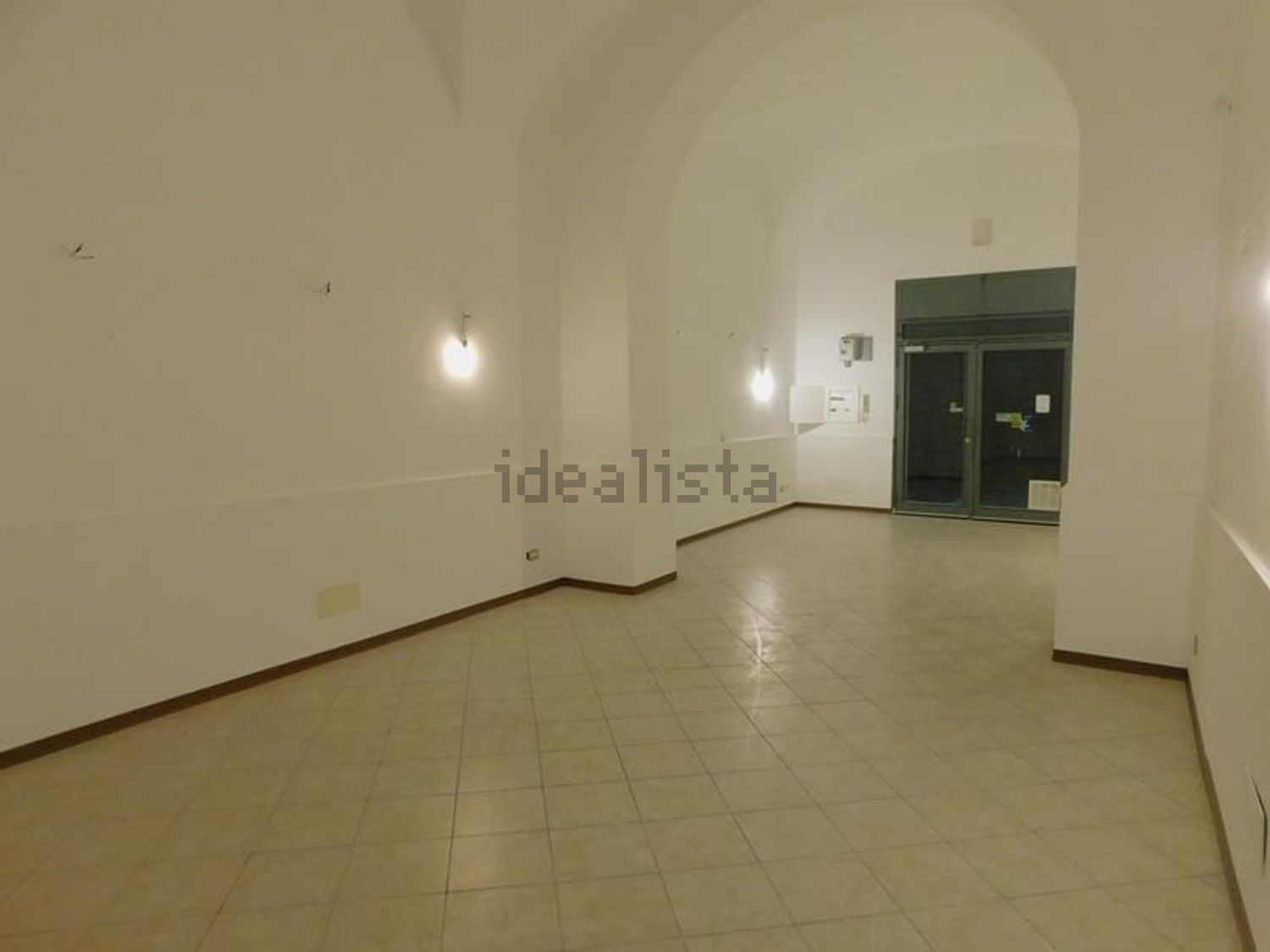 locale commerciale in vendita a Catania