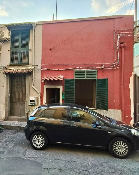 casa indipendente in vendita a Catania in zona Centro Storico