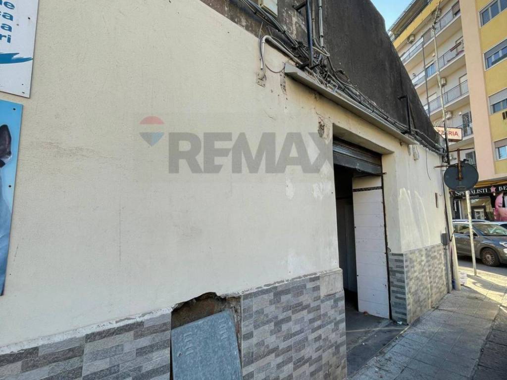 negozio in vendita a Catania in zona Ognina