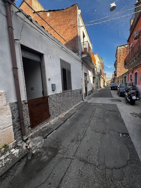 casa indipendente in vendita a Catania