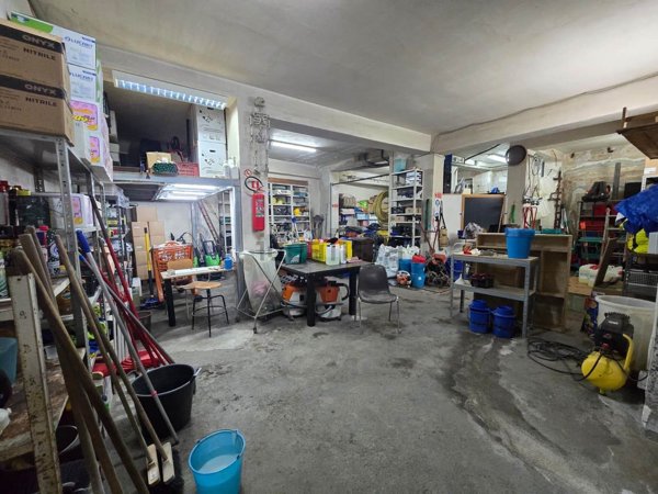 locale di sgombero in vendita a Catania in zona Cibali