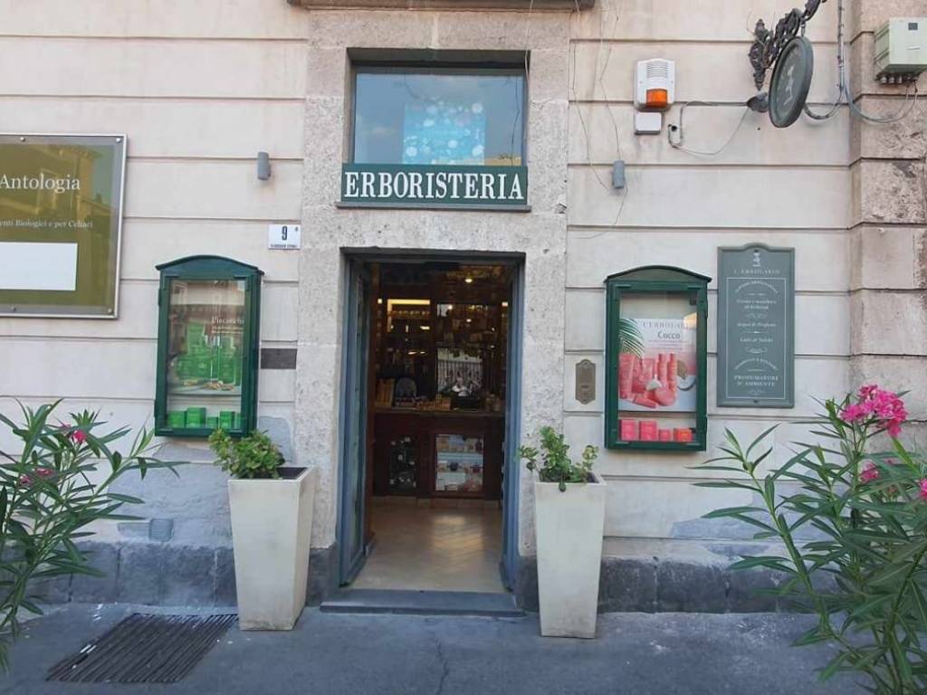 negozio in vendita a Catania in zona Centro Storico