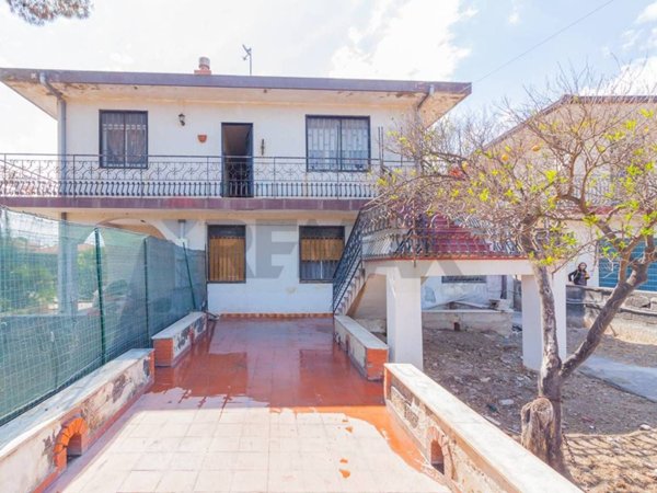 casa indipendente in vendita a Catania in zona Fontanarossa