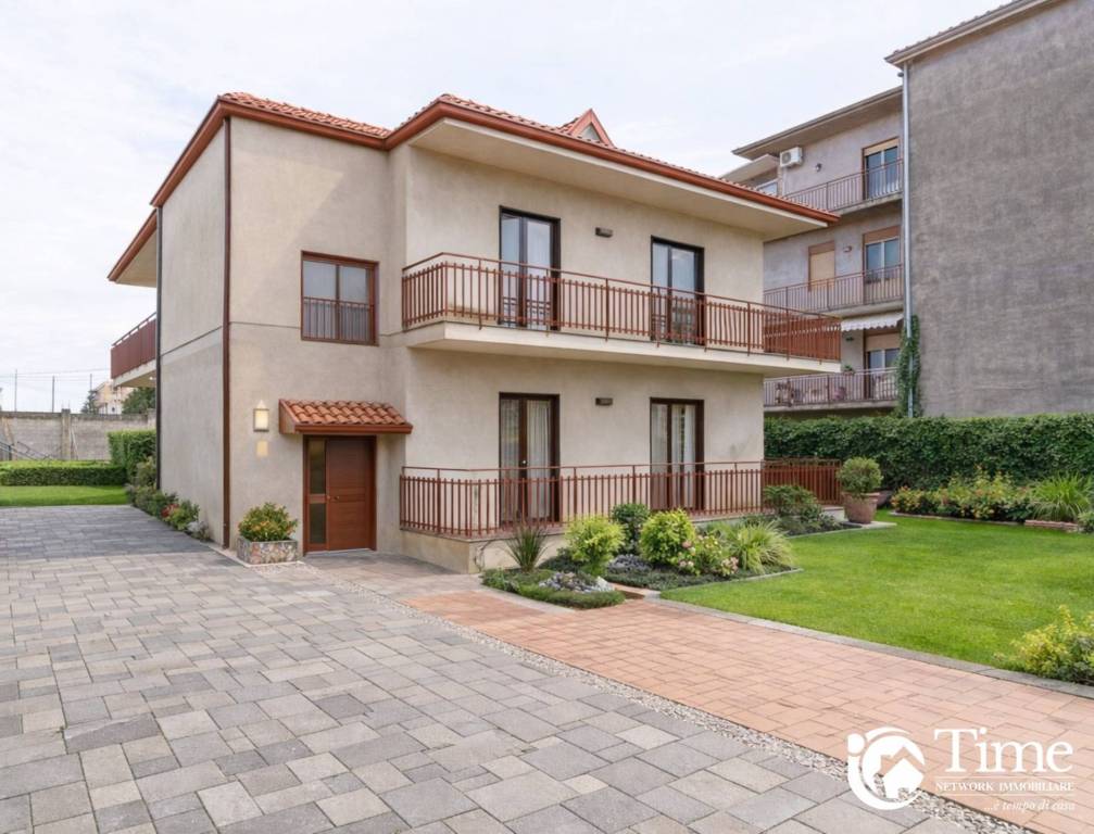 casa indipendente in vendita a Catania