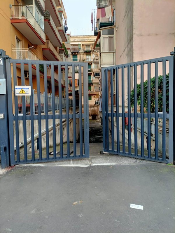 esavano in vendita a Catania