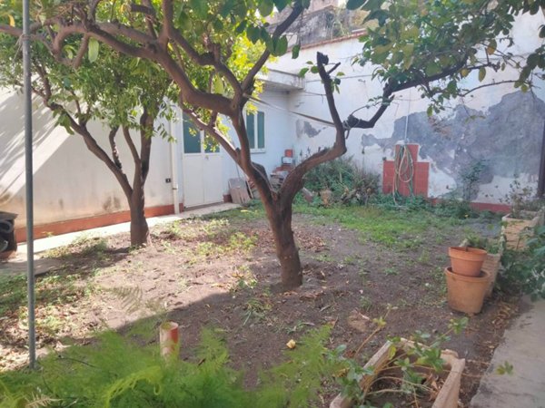 casa indipendente in vendita a Catania