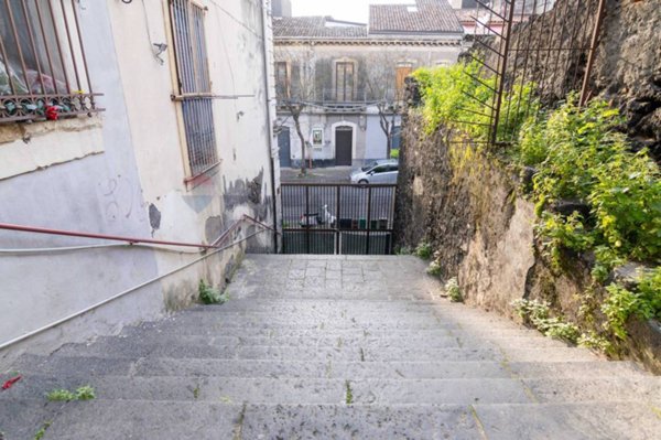 casa indipendente in vendita a Catania in zona Centro Storico