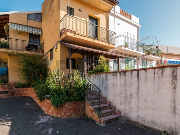 casa indipendente in vendita a Catania in zona Trappeto