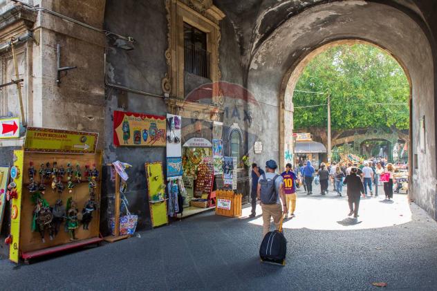 negozio in vendita a Catania in zona Centro Storico