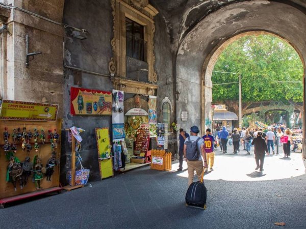 negozio in vendita a Catania in zona Centro Storico