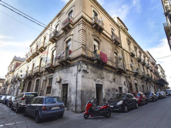 negozio in vendita a Catania in zona Centro Storico