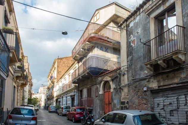 casa indipendente in vendita a Catania in zona Centro Storico