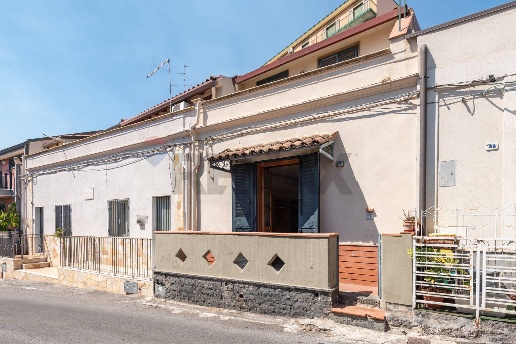 casa indipendente in vendita a Catania in zona Cibali