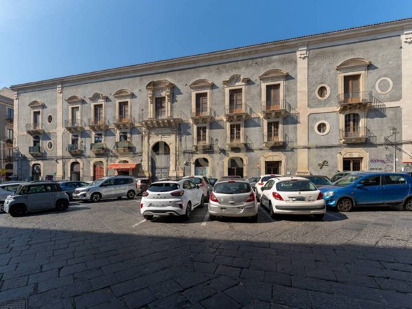 locale commerciale in vendita a Catania in zona Centro Storico