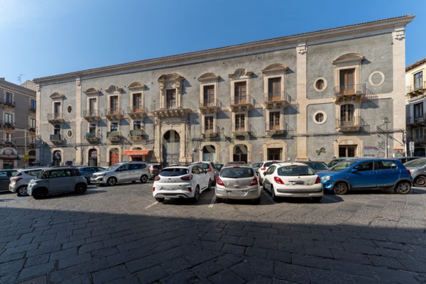 locale commerciale in vendita a Catania in zona Centro Storico