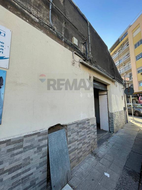 negozio in vendita a Catania in zona Ognina