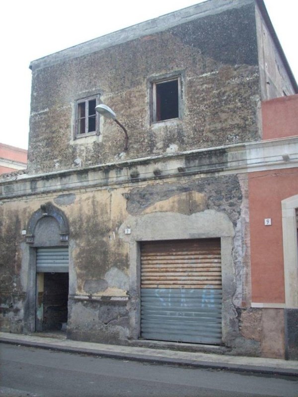 locale commerciale in vendita a Catania in zona Cibali