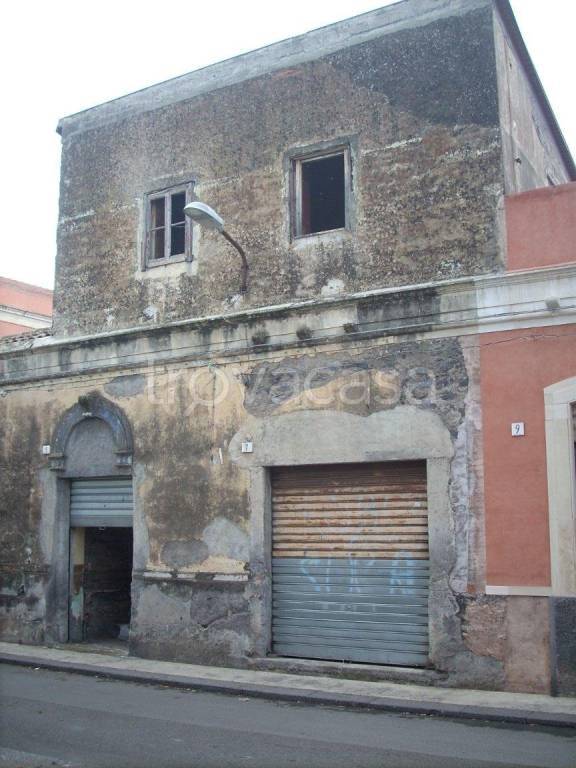locale commerciale in vendita a Catania in zona Cibali